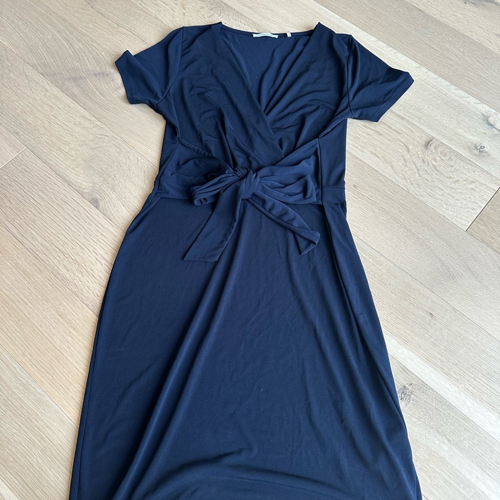 T Tahari Elegant Navy Blue Wrap Dress size small